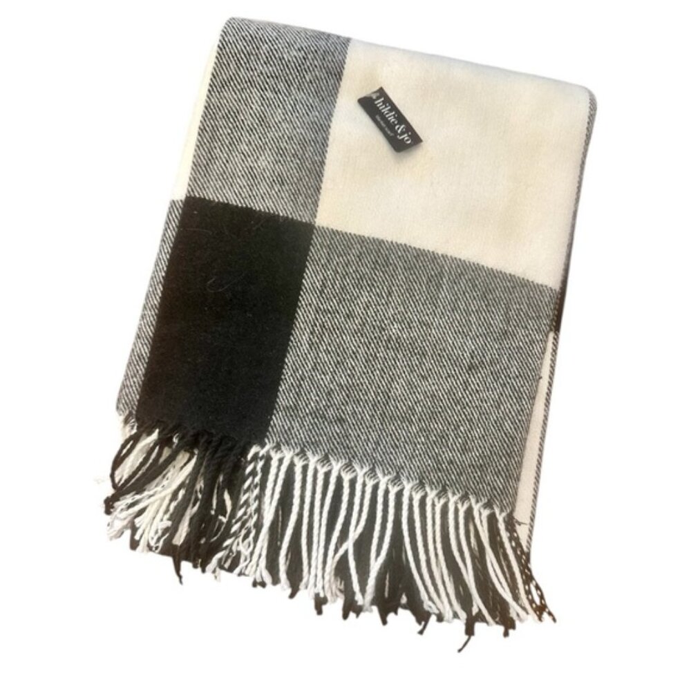 Elegant Black and White Checkered Scarf